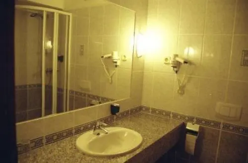 Gottwald 3* Tatabánya